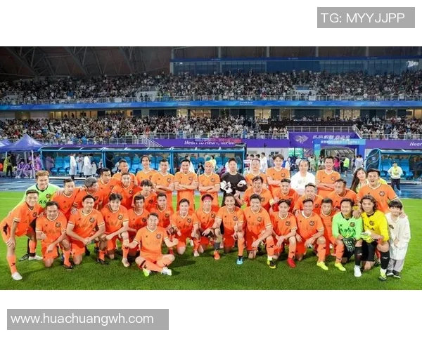 国内明星热爱足球明星盘点与他们的互动故事分享